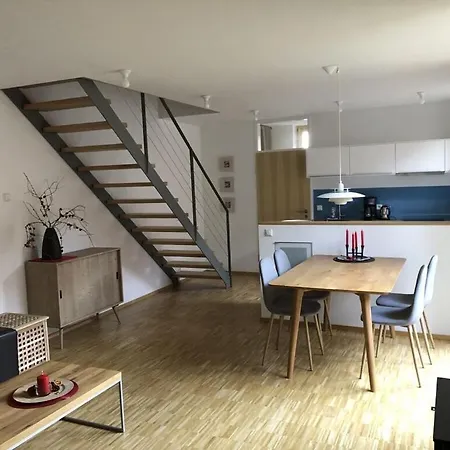 At The Church Stairs - Ii Semesterbostad