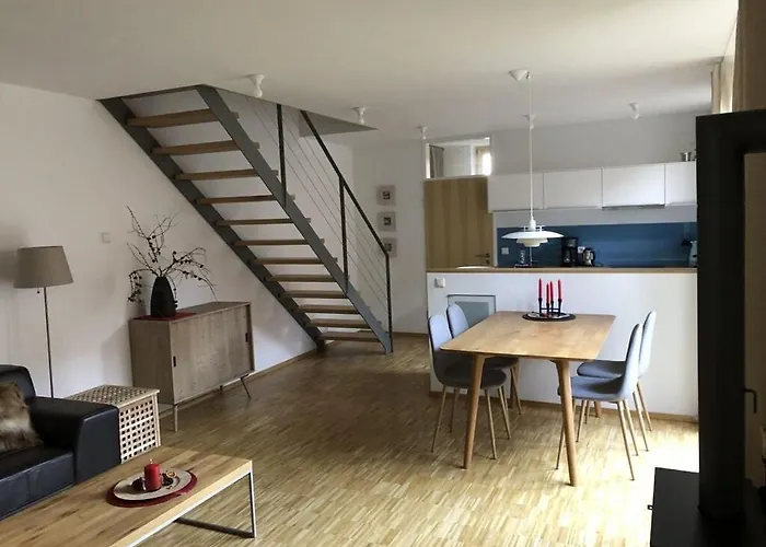 At The Church Stairs - Ii Semesterbostad